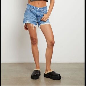 Levi’s 501 high rise shorts US27